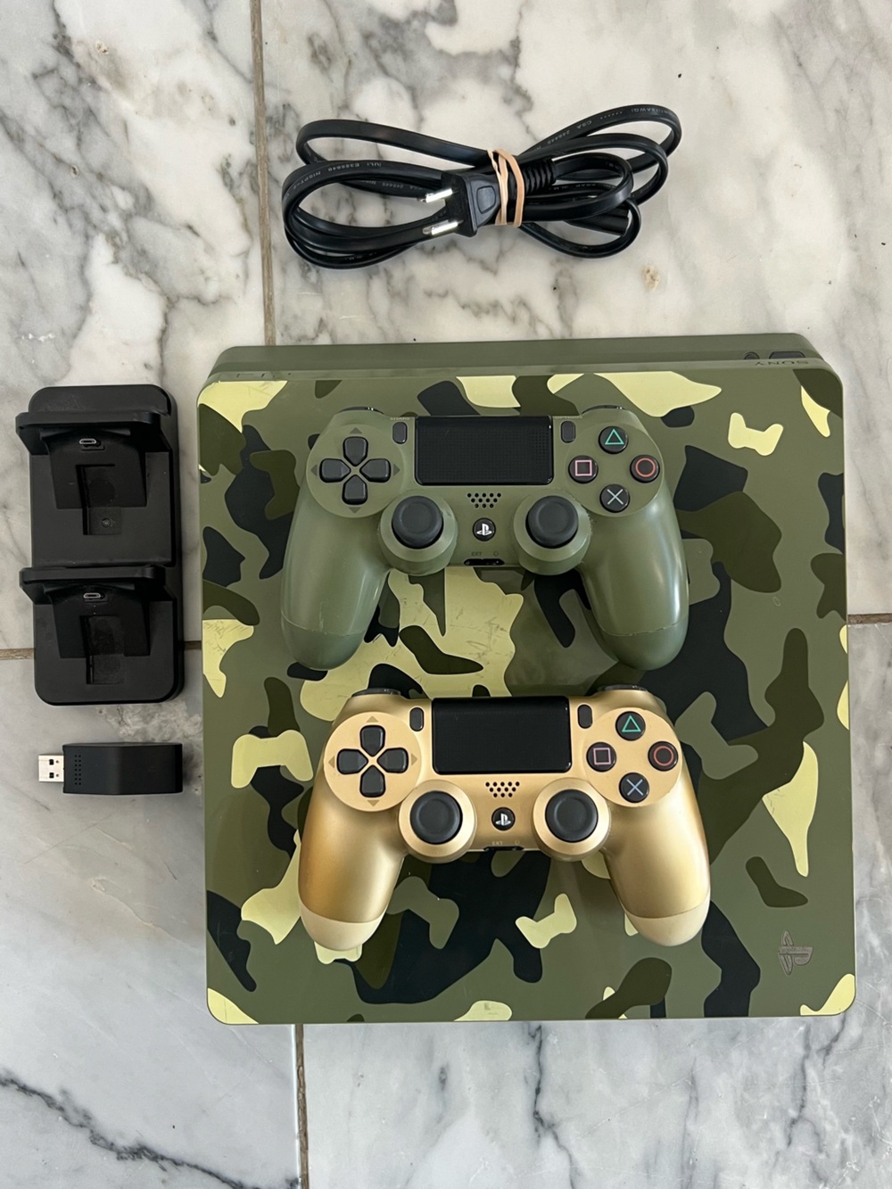 Sony PlayStation 4 Slim COD: WWII LE green camouflage console bundle